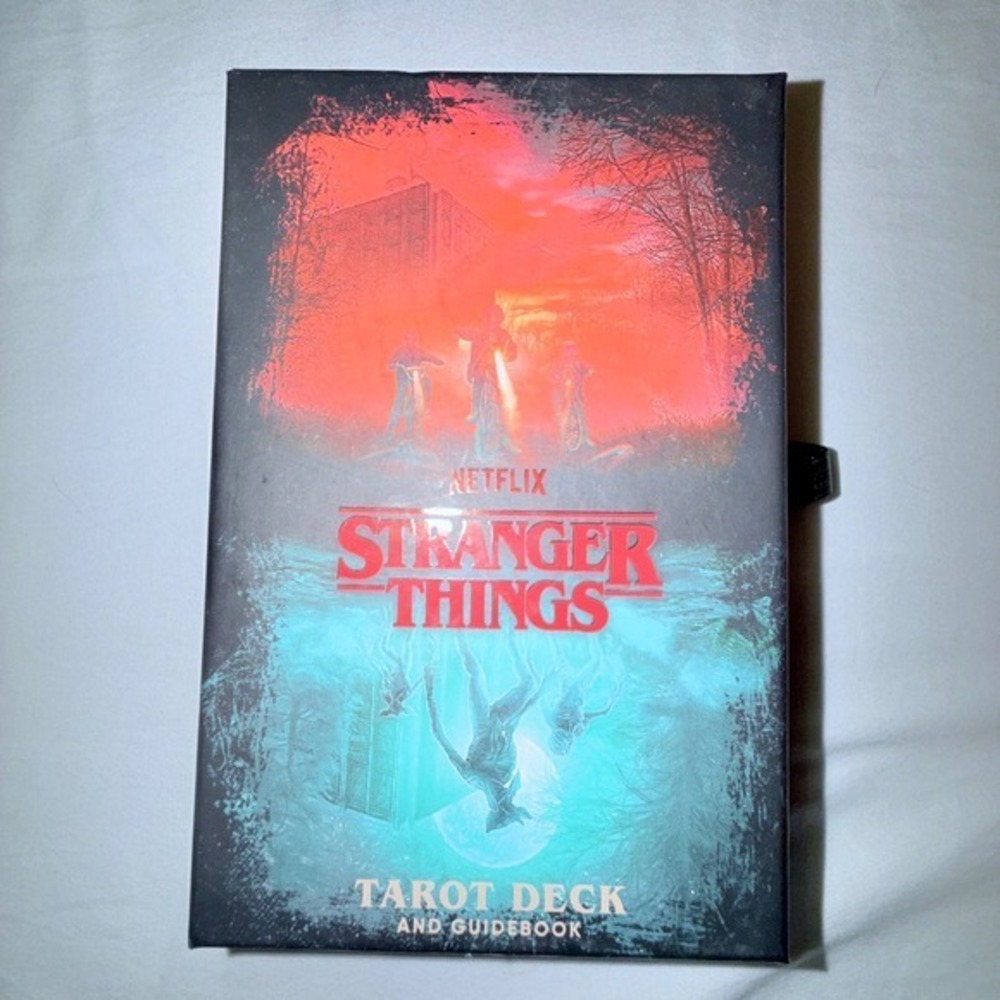 Insight Editions Stranger Things‎ Tarot Deck Guidebook Set OS Black NEW Netflix